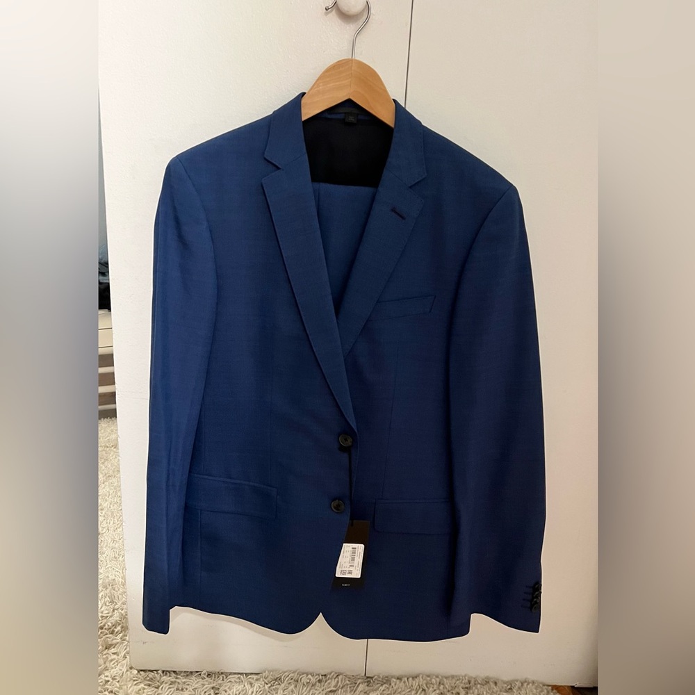 Hugo Boss 3-Piece Italian Wool Suit 40S US